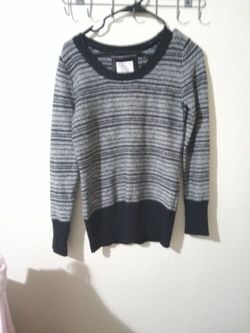 Never been worn clothes for sale 3.50 for one top 2tops/5$