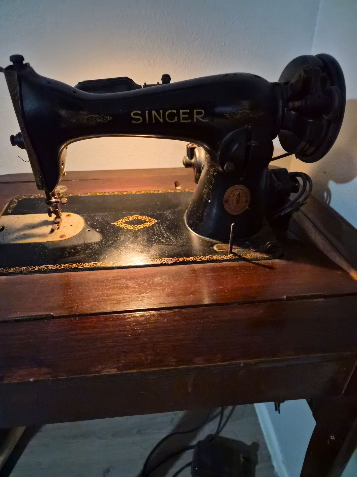Sewing Machine Ramp Singer Antique Sewing machine for Sale in Mesa, AZ - OfferUp