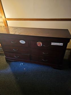Dark Wood 6-Drawer Dresser