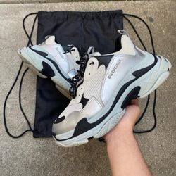 Balenciaga Triple S 