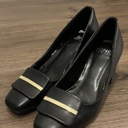 2.5 Inch Professional Work Heels Size 6 (Jones New York) 