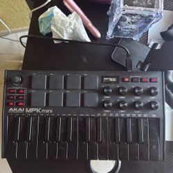 AKAI MPK Mini