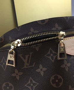 Louie Vuitton Bumbag for Sale in Artesia, CA - OfferUp