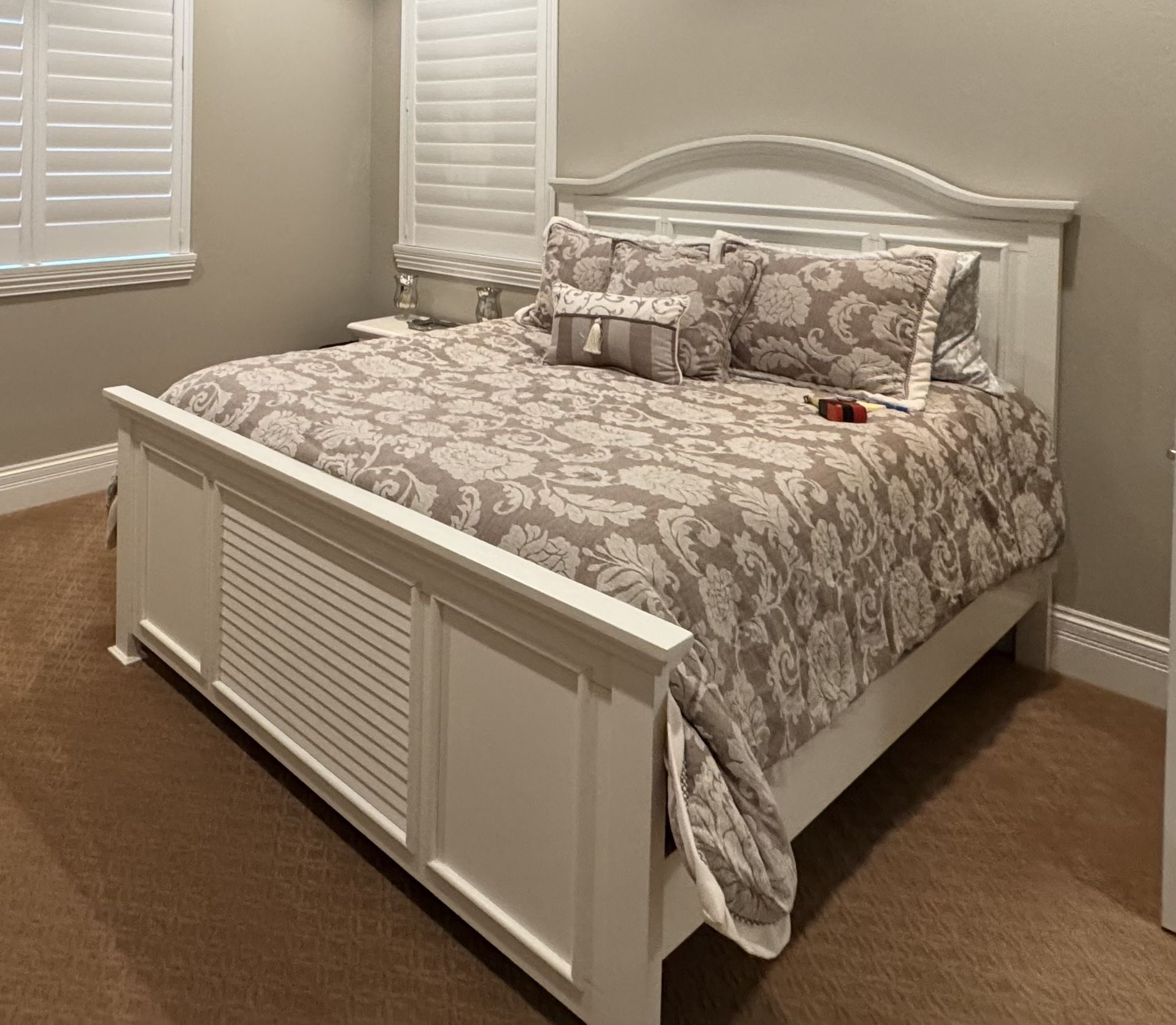 Bedroom Furniture Set