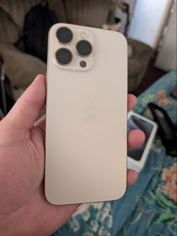 iPhone 16 pro max 1TB 9/10 unlocked