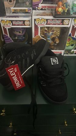 Vans Rowley XLIII (size 4)  *** NOT $1***