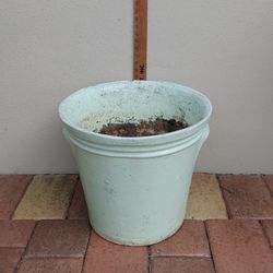 Preowned concrete flower pot 14 inch tall