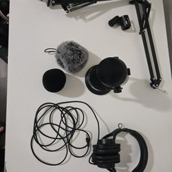 Blue YETI Microphone And Accessories 