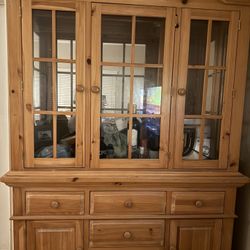 Broyhill Maple Oak Hutch/Buffet Cabinet 