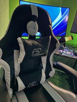 BorealBear High-Back Ergonomic Racing Gaming Chair (Black/White) – Like New