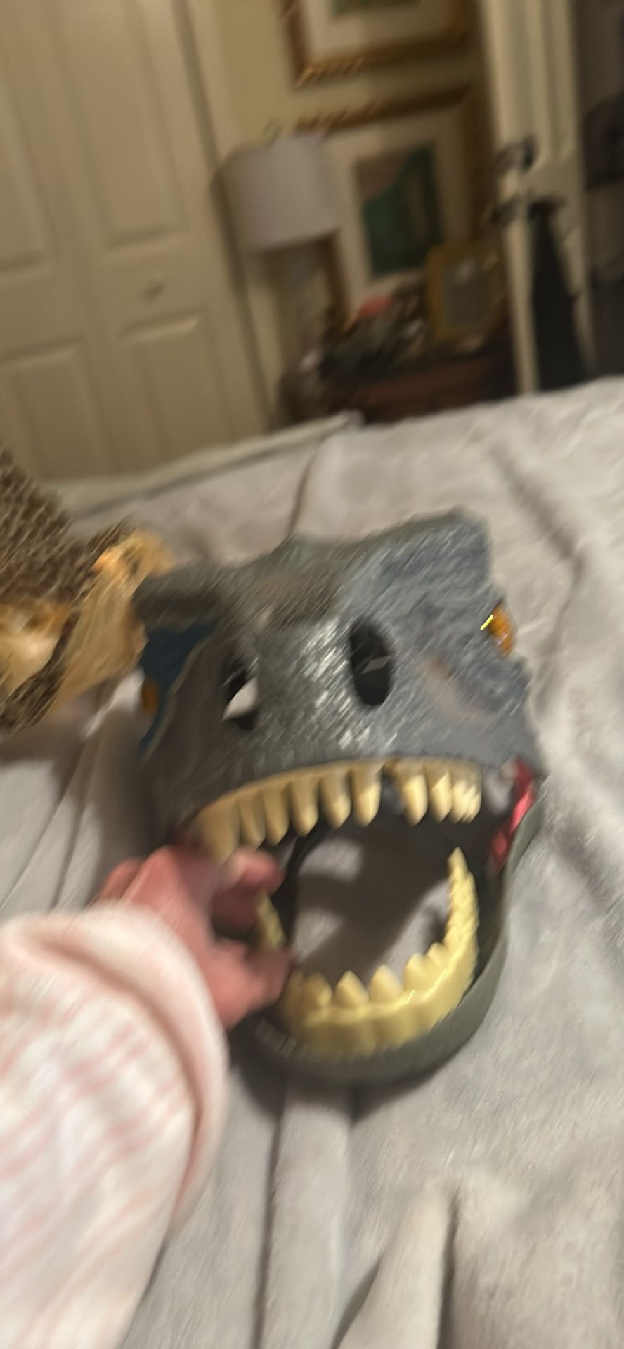 Mask Dinosaur Mark Makes Roar 