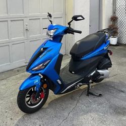 Razor 210 Moped 