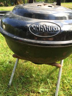 Portable charcoal BBQ