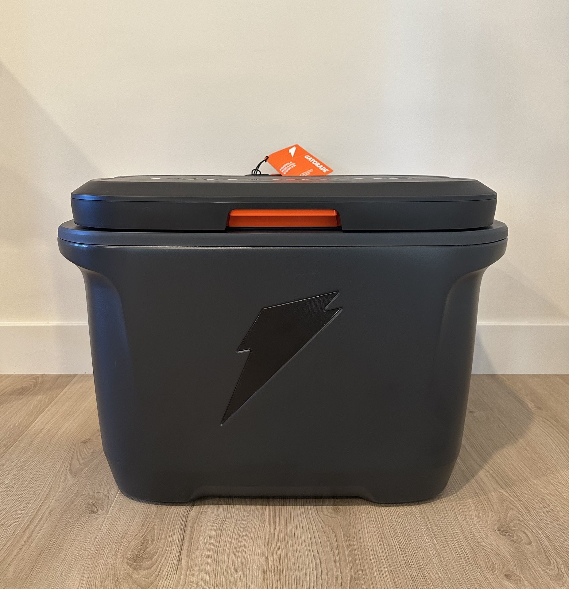 Gatorade 50qt Rolling Cooler **Brand New**