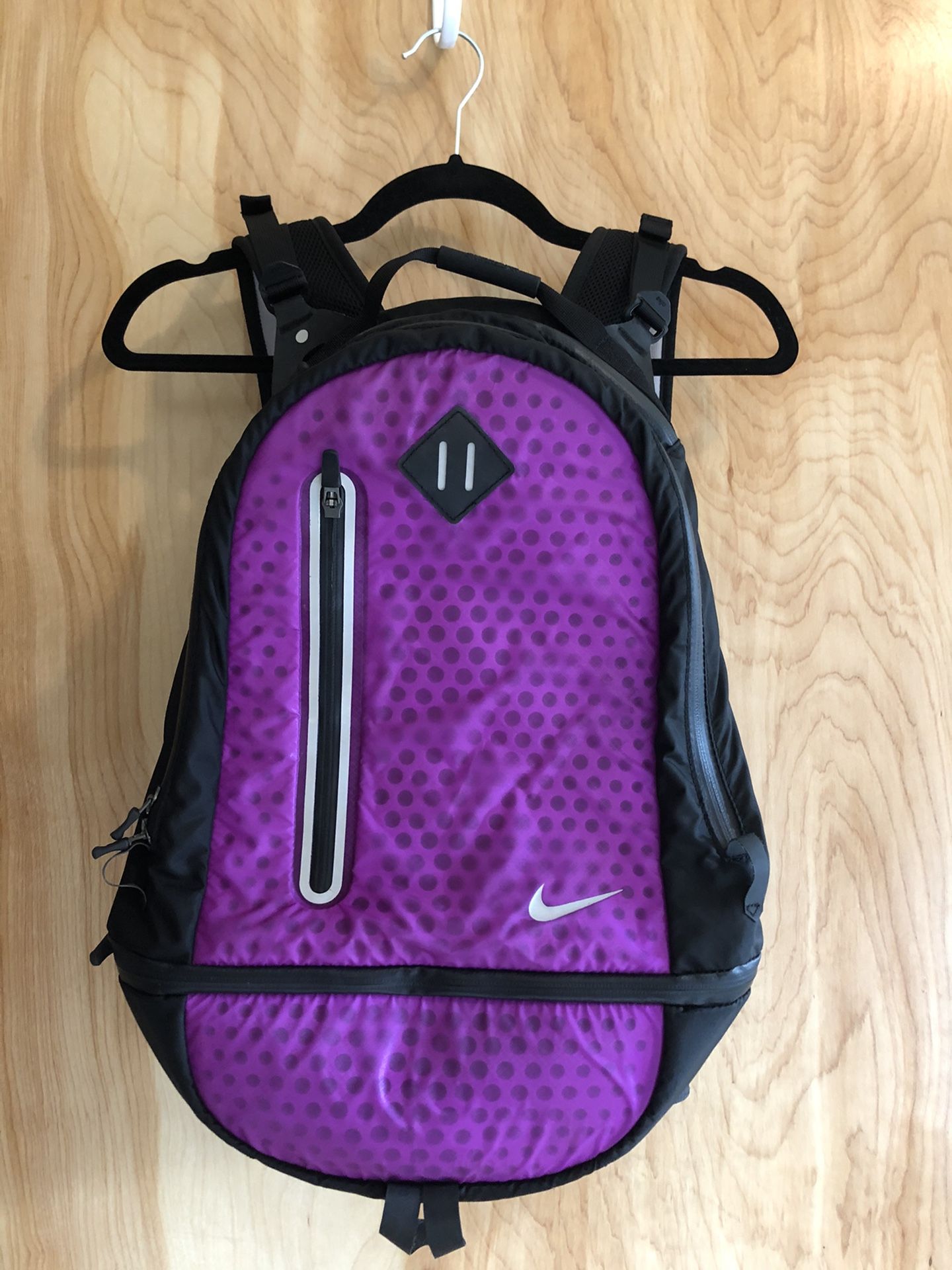 Nike Cheyenne Vapor Water Resistant Running/ Hiking Backpack