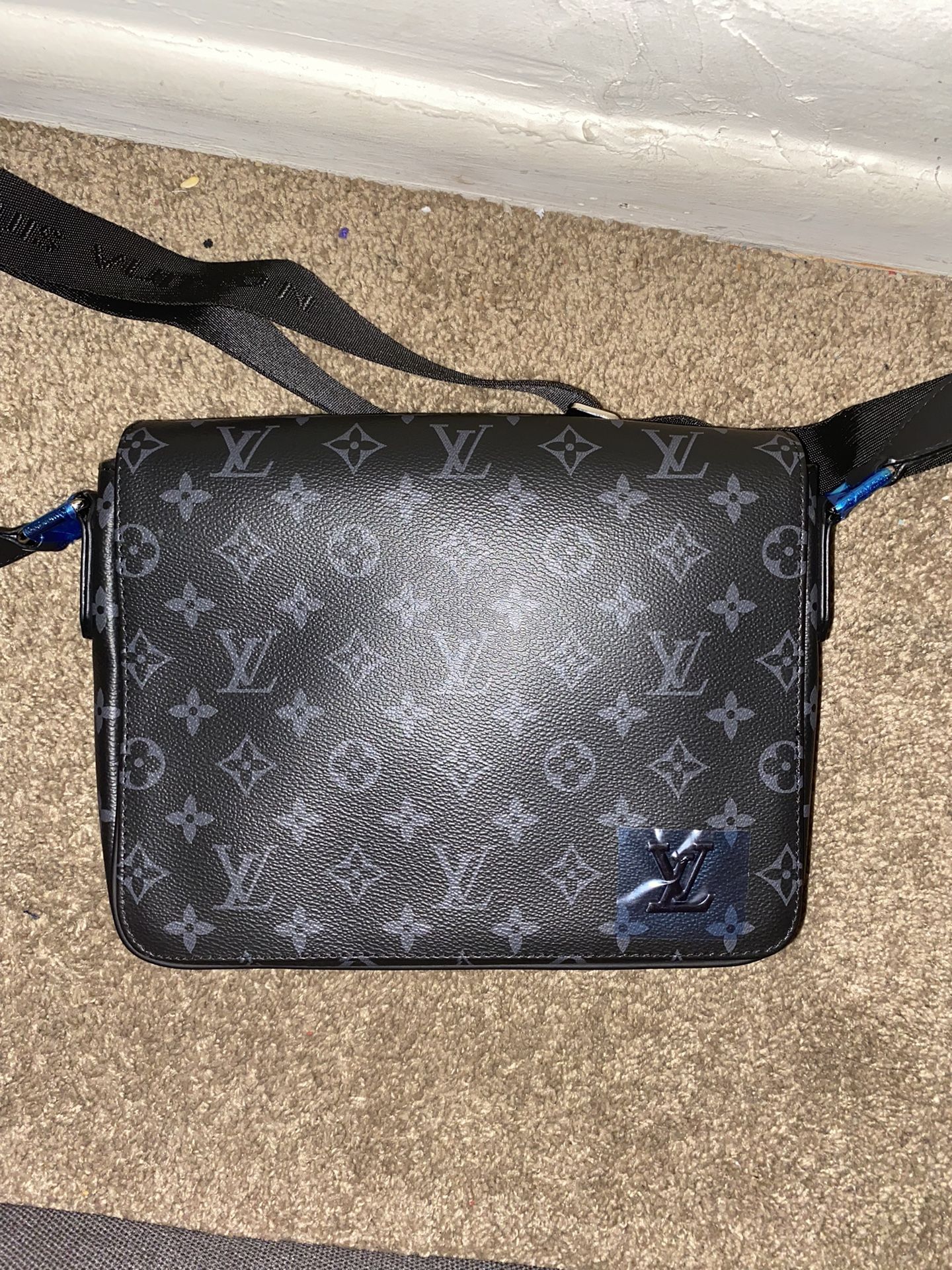 Lv Messenger Bag Brand New 