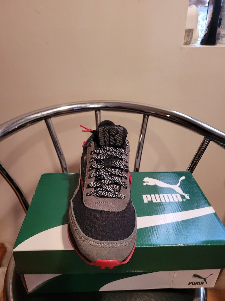 Mens Puma And Reboks Size 9