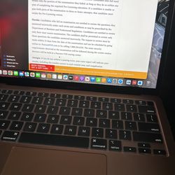 MacBook 2022 M1 Chip