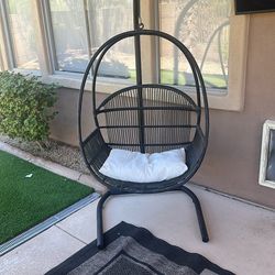 Outdoor Swinging Basket/Egg Chair