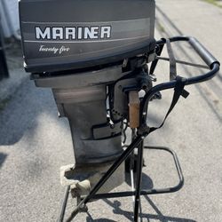 Outboard Motor Stand - included Mariner 25hp Outboard Motor (Seized)