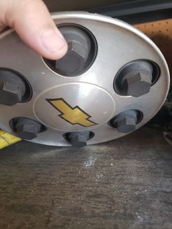 Set of 4 rims off 08 tahoe