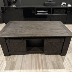 Lift Top Coffee / Cocktail Table