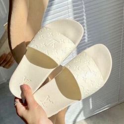 Women’s sandals  