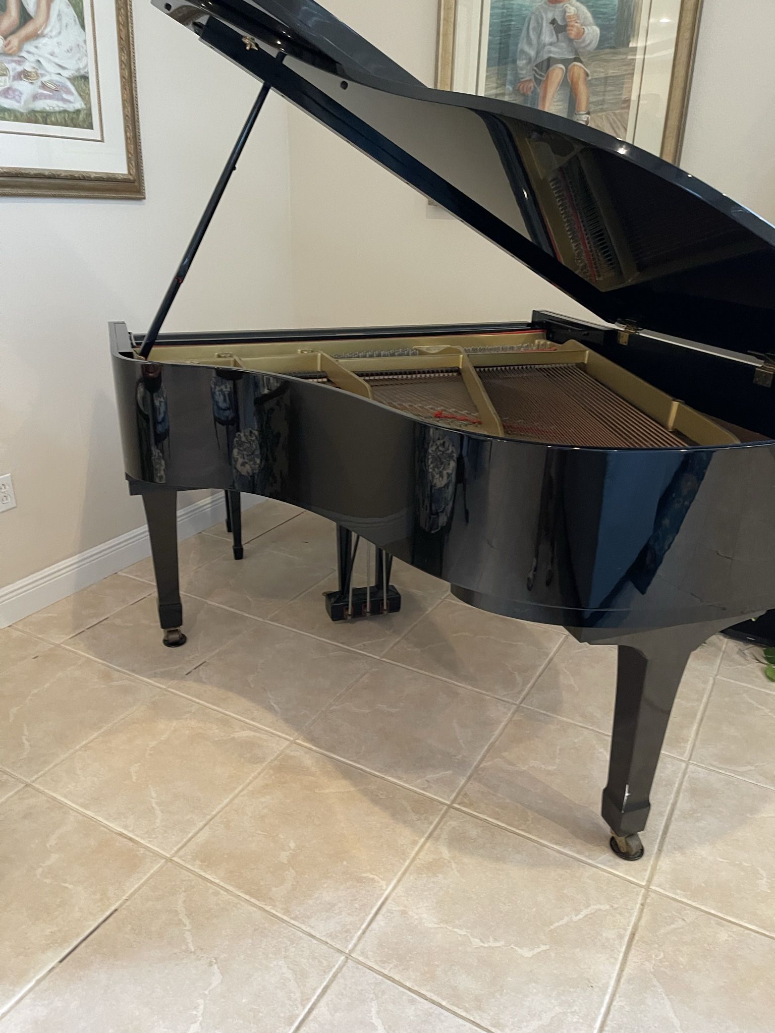 Yamaha G2 Grand Piano Ebony Polished Finish. 5’7”