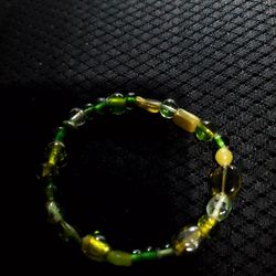 Beautiful Hand Made Glass Bead Bracket. size small