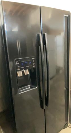 Samsung Side By Side Black Fridge
