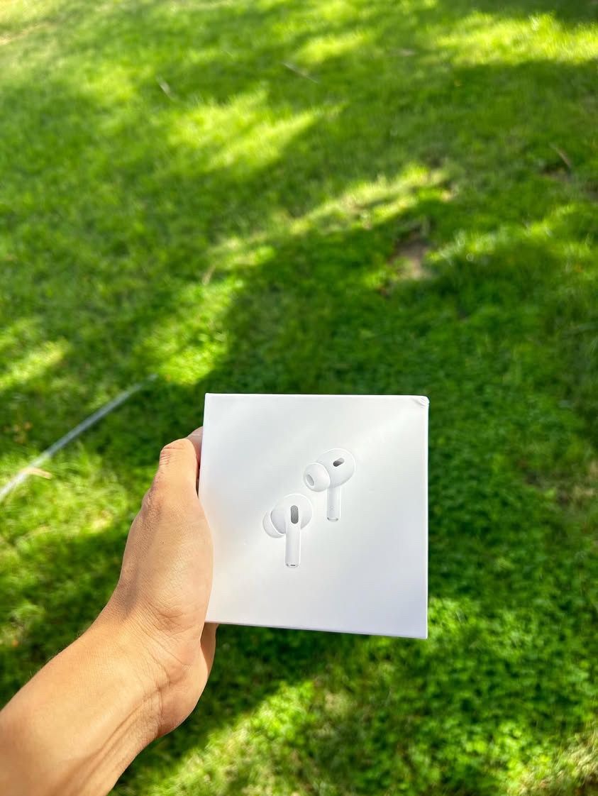 Earbuds 