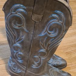  Women's Size 8.5 Boots