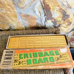 Milton Bradley Cribbage Board Witb Pegs and Directions