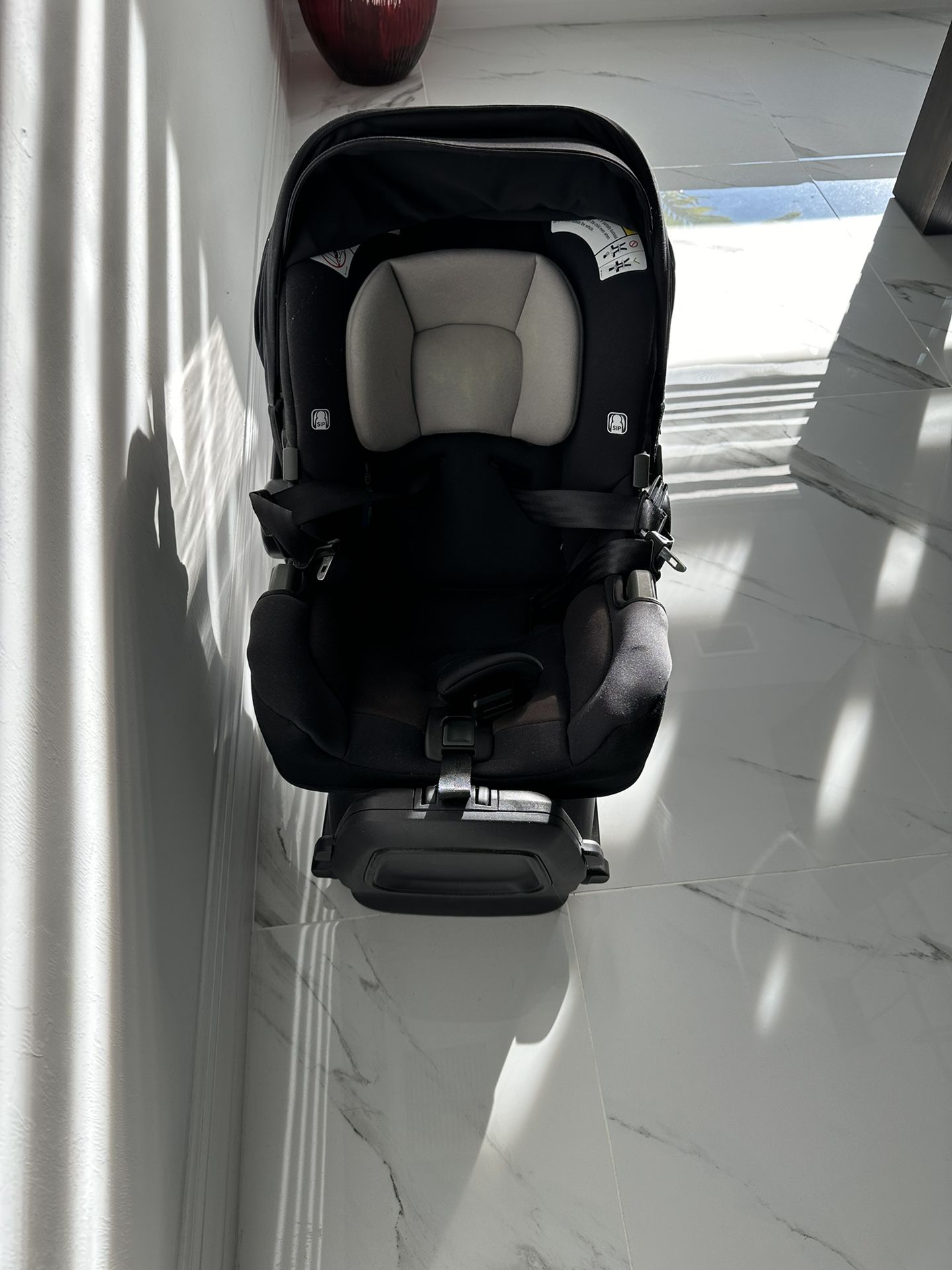 Nuna Infant Car Seat