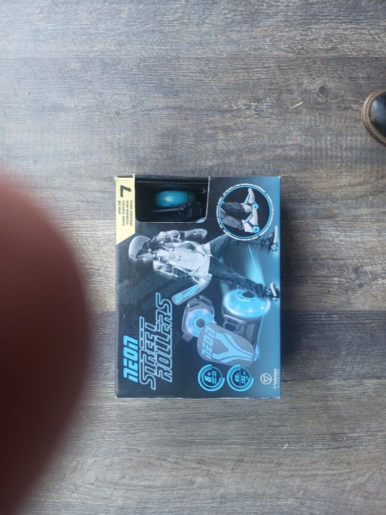 Neon Street Rollers Yvolution