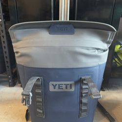 Yeti M12 Hopper Backpack Soft Cooler