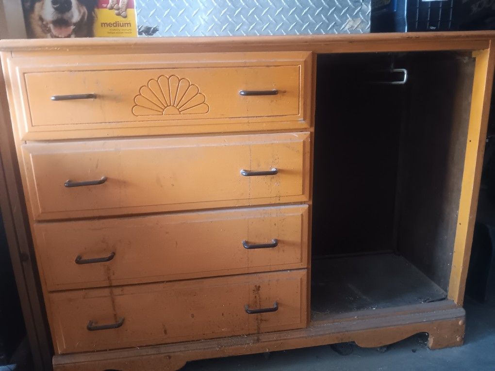 Dresser With Missing Wardrobe Door