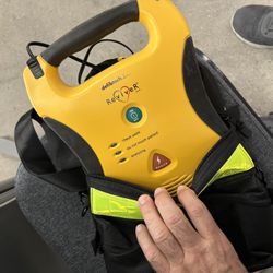 Defibrillators With Soft Case And  Cabinet