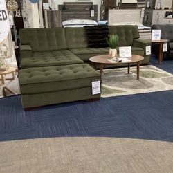 2 PIECE SECTIONAL WITH CHAISE