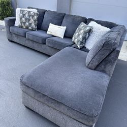 Beautiful Sectional Couch 