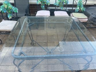 Outdoor glass table