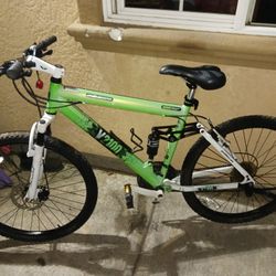 V2100 26" Bike