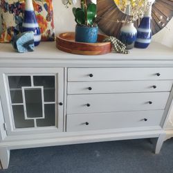 CUTE BUFFET OR TV STAND AT PICKY PINCHERS 3643 5TH AVE N ST PETE OPEN WEDNESDAY THRU SATURDAY NOON TO 6 PM FREE DELIVERY