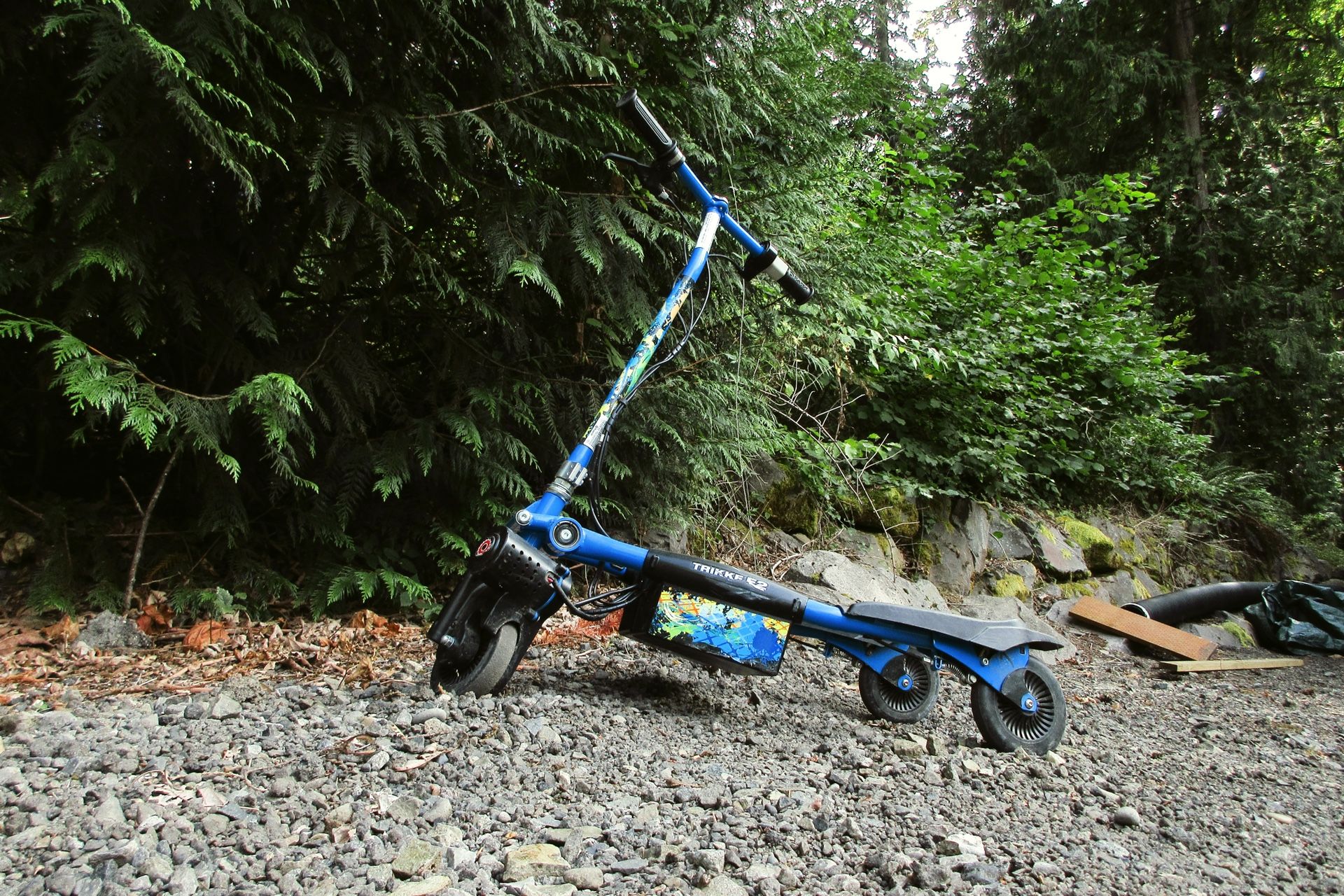 Kids Razor Electric Scooter Trikke E2 (Will sell for OBO)