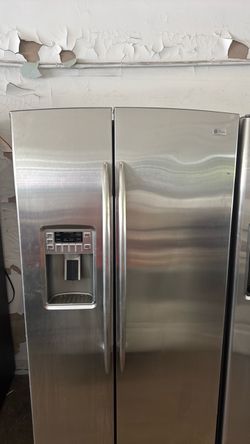 GE side-by-side fridge
