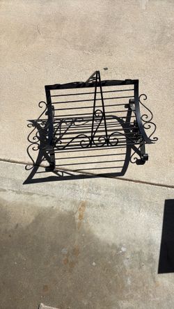Fireplace iron basket