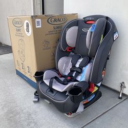 (NEW) $145 (Graco) Slimfit 3 in 1 Car Seat, For child 5 to 100 lbs, Space Saving (Redmond) 