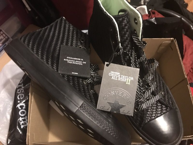 9/12 chuck Taylor's converse