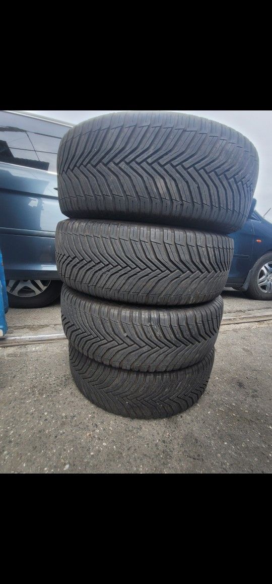 Vendo 4 Llantas Usadas 215 60 16 Michelin
