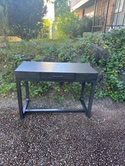 Modern style wood desk